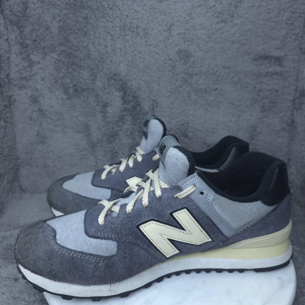 New Balance 574 Shoes Mens Size 10 Gray Suede Mesh Low Top Sneakers U574LGG